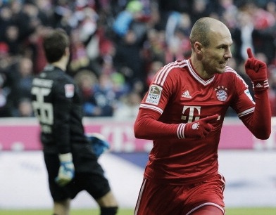 Robben Brace as Bayern Secure Bundesliga First Place
